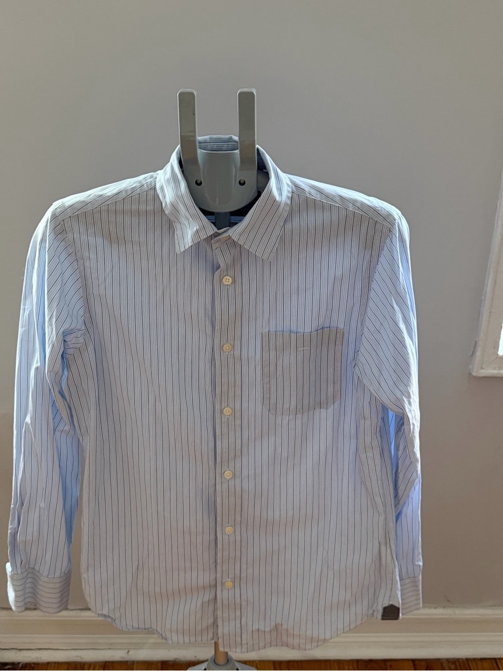 Banana Republic Men’s Blue Striped Button Front Shirt 100% Cotton Size S - Picture 3 of 11